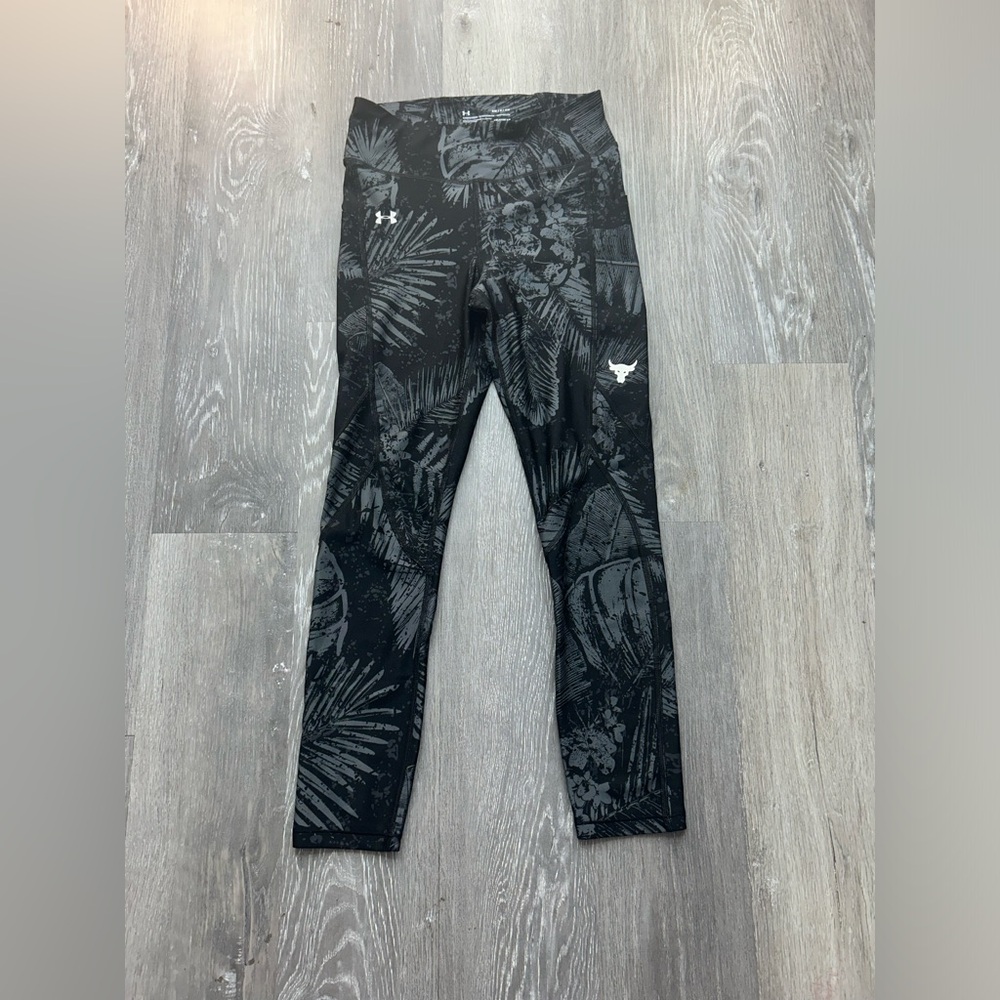 Under armor leggings size small